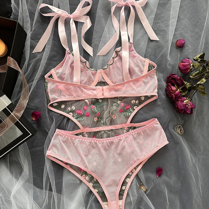 Floral Lace Underwire Bra & Panties Set