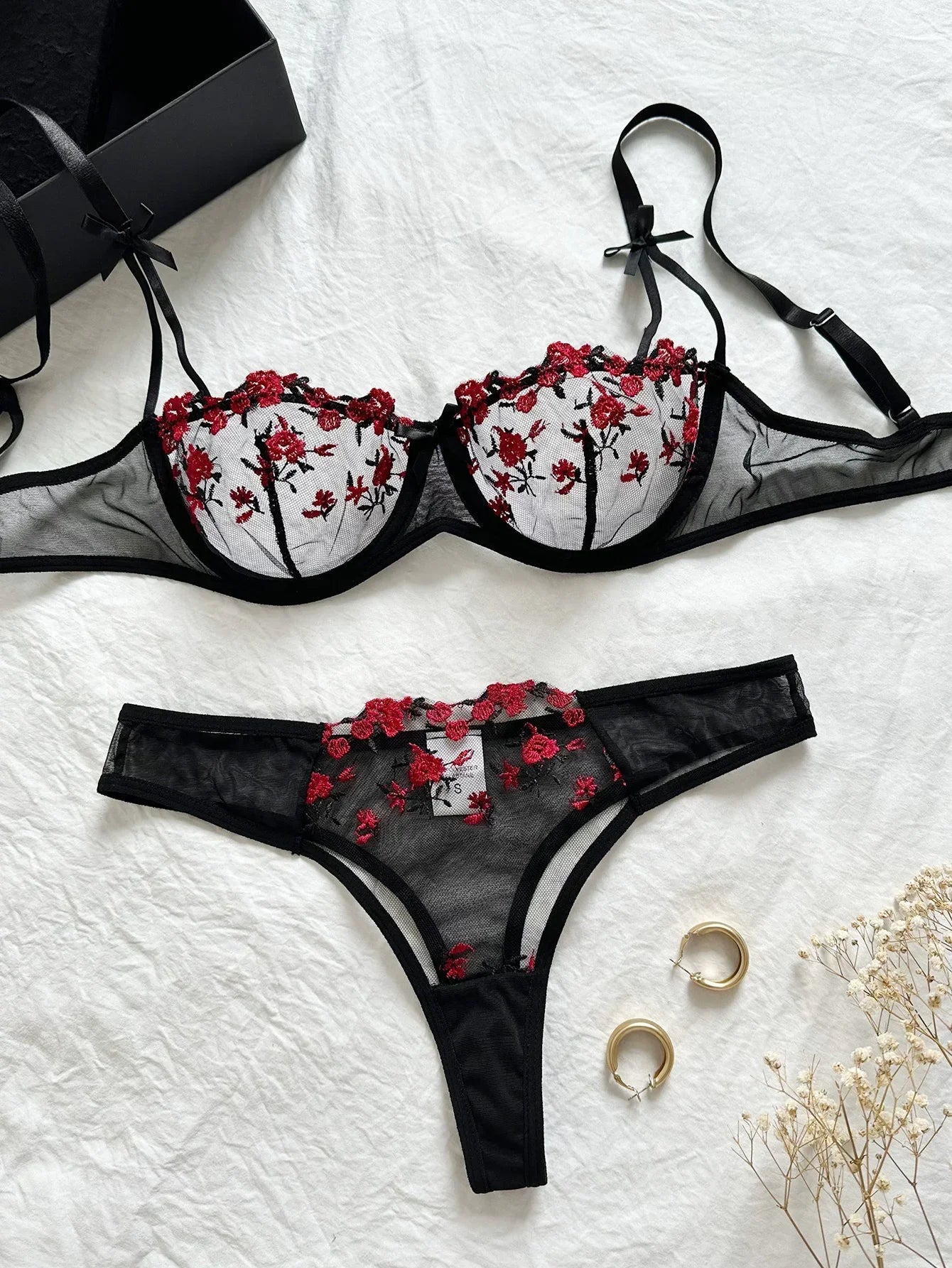 Floral Embroidery Lingerie Set | Women's 2-Piece Underwire Bra & Underwear