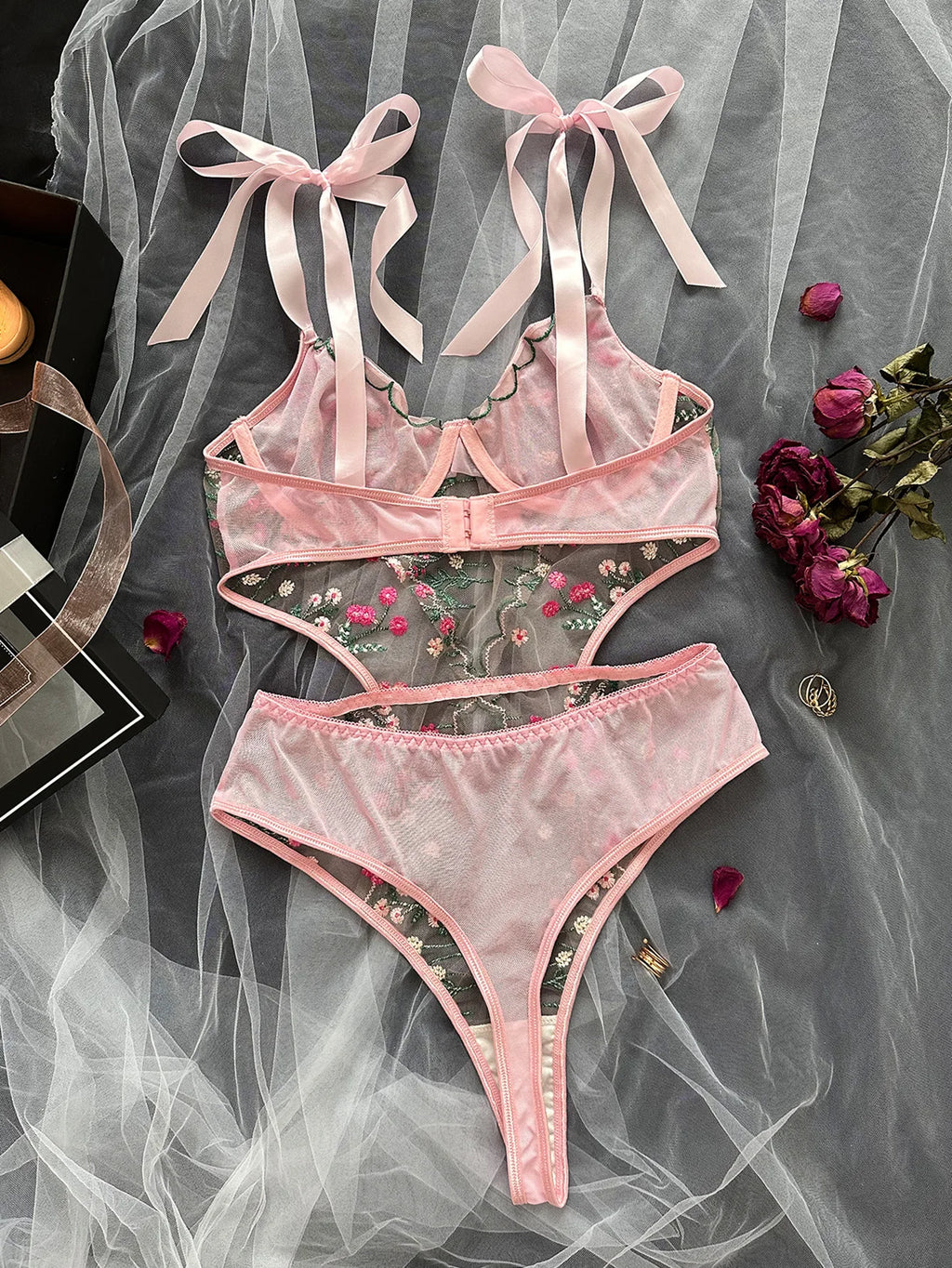 Floral Lace Underwire Bra & Panties Set