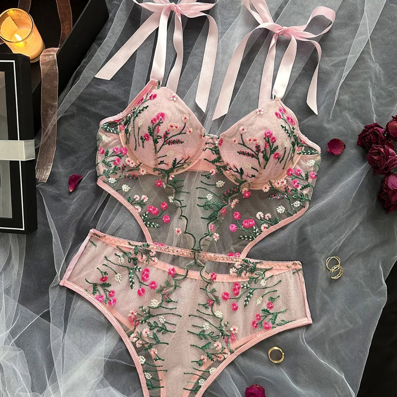 Floral Lace Underwire Bra & Panties Set