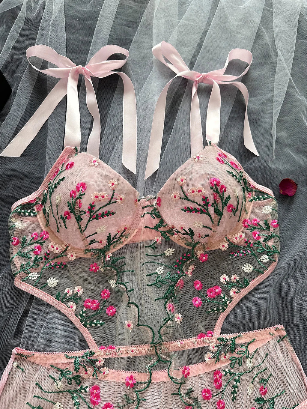 Floral Lace Underwire Bra & Panties Set